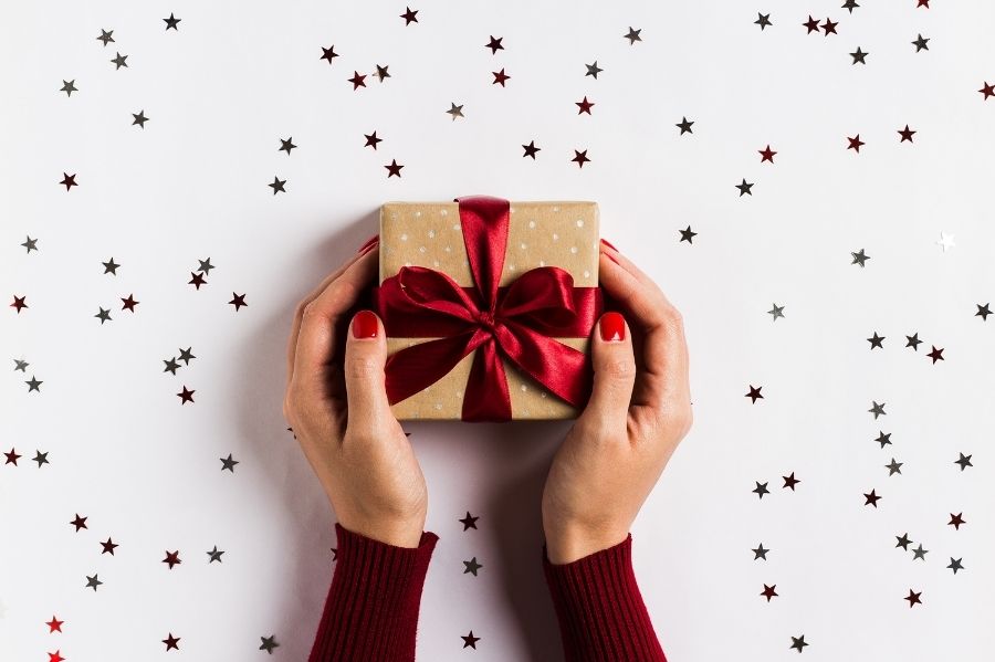 Coach Kela’s Favorite Holistic Holiday Gifts for 2020