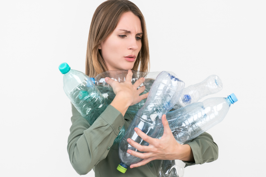 Why Plastic Is Harmful to Your Health and How to Detox from It (2)